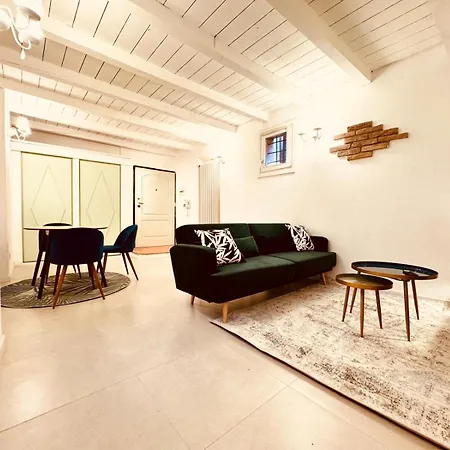 Apartament Collegio Di Spagna The Place